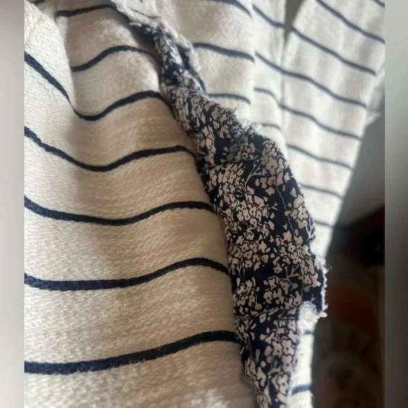 Anthropologie LIKE NEW ruffle sleeve top XS - Picture 6 of 11